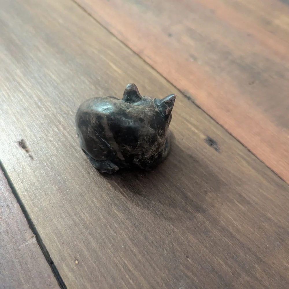 Vintage Stone Carved Curled Up Sleeping Cat Figurine -‎ Copper/Bronze Colored